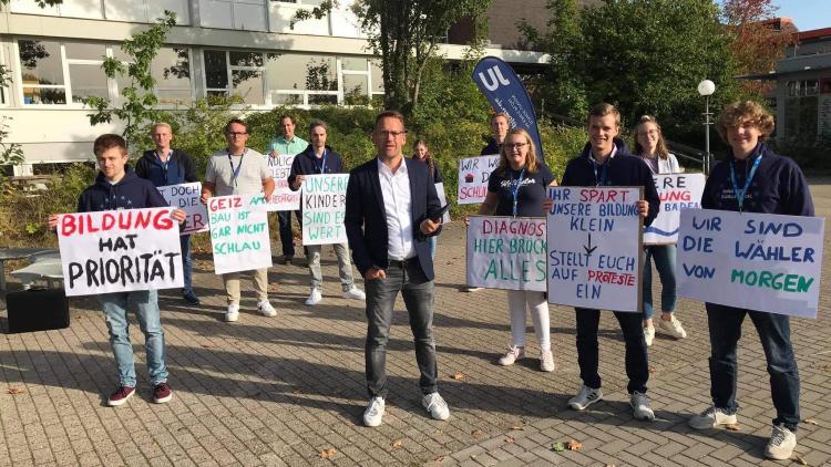 Demo vor Kreistagssitzung